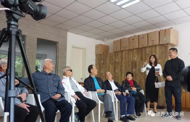 门惠丰武术院院长门敢红、执行院长高飞介绍有关情况