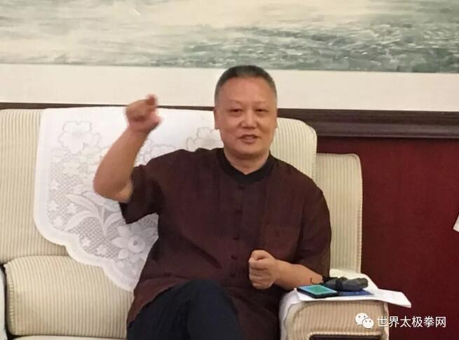余功保在发布会上讲话