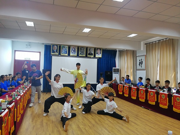 精彩表演