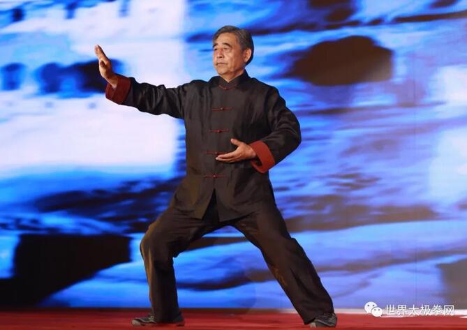 陈小星表演