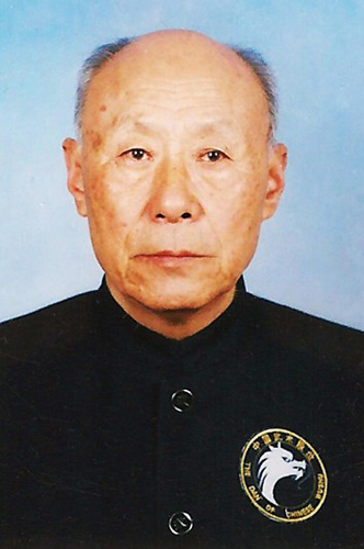 中国武术八段
北京市体育局离休干部
张耀忠先生(1925-2013.2)