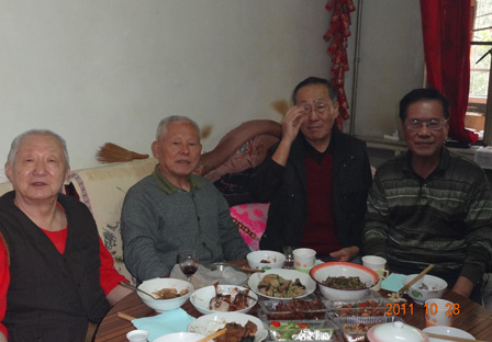 2011 10 28 董世明、孙长立、李嘉福、周世勤 师兄弟 亲切聚会