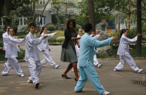 美国总统奥巴马夫人米歇尔成都学练太极拳3