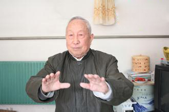 李秉慈