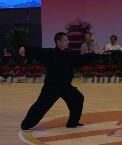 杨斌