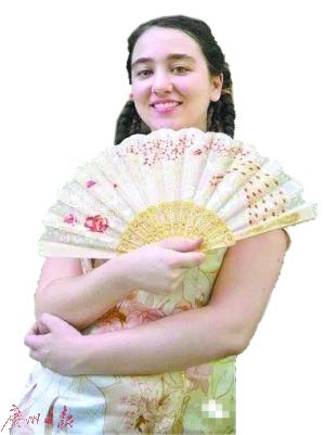 身着旗袍的Rachele Barberi是不是很有中国味?