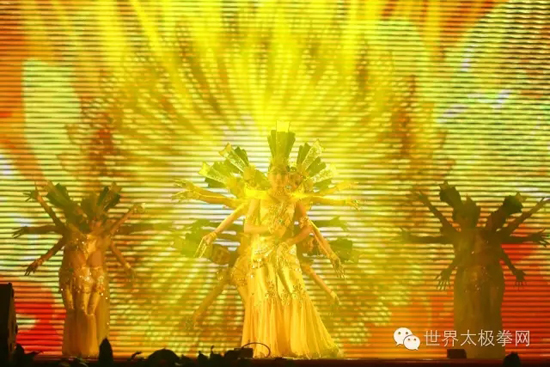 闭幕盛典上的“千手观音”表演