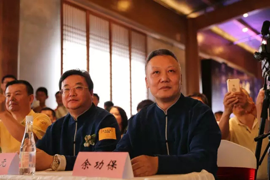 出席庆典的嘉宾