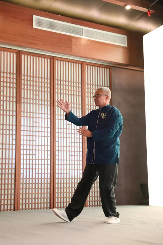 梅墨生老师表演吴式太极拳