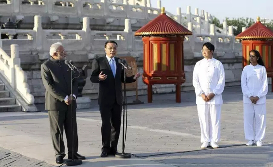 崔仲三先生参加中印两国总理天坛太极与瑜伽外交活动