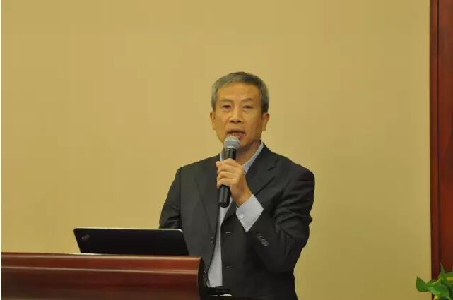 河北省职工太极拳协会副会长朱泽建讲授太极拳