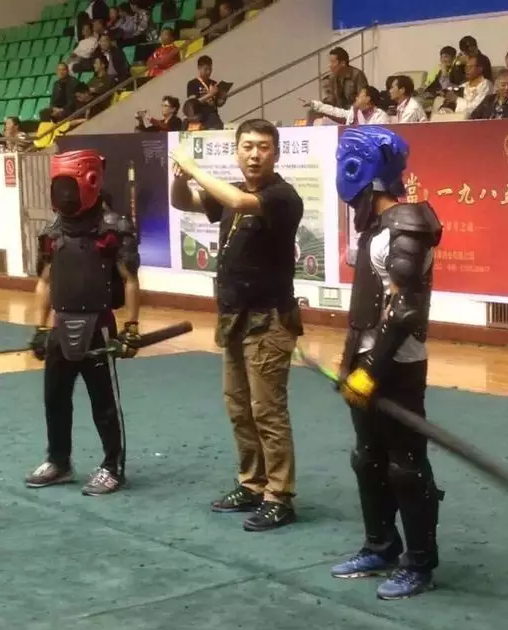 短兵亮相