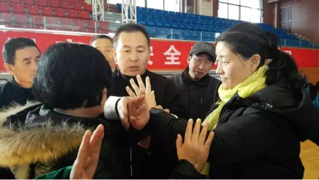 白安有老师现场教授太极推手基本技能