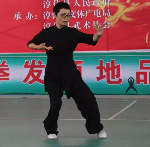 张瑛女士
