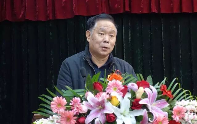 (经贸大原党委副书记贾怀勤教授出席活动并讲话)