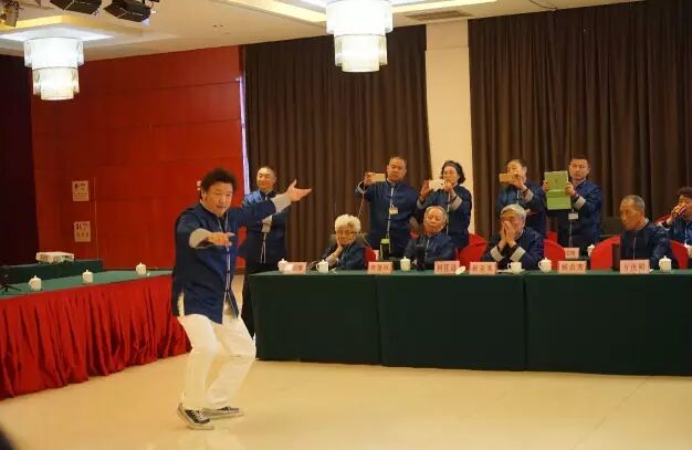 童旭东先生演示