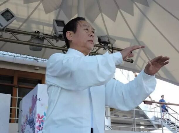 赵幼斌老师领练太极拳