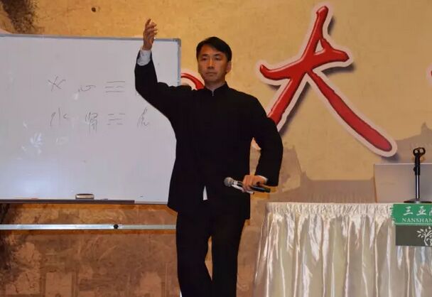 李斌老师讲解示范孙式太极拳的养生和技击