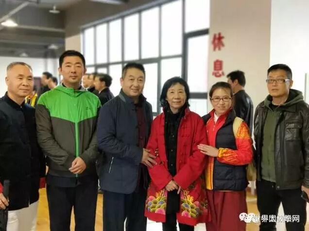与徐毓茹老师合影