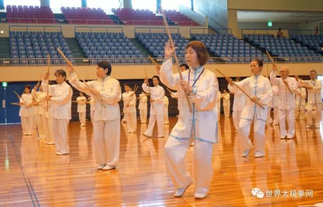 日本太极拳代表表演太极棍