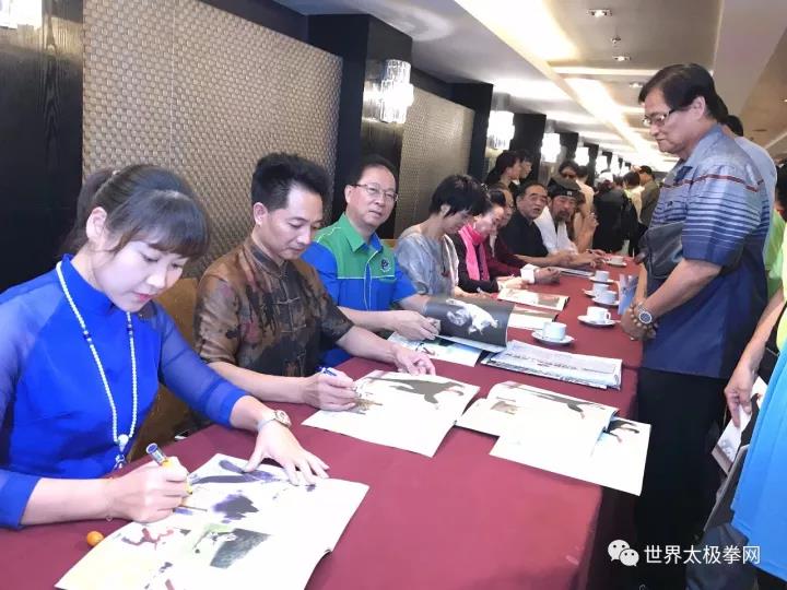 名家签名活动