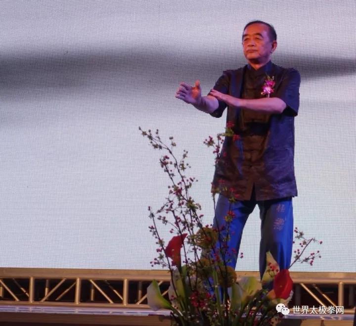 李正先生表演