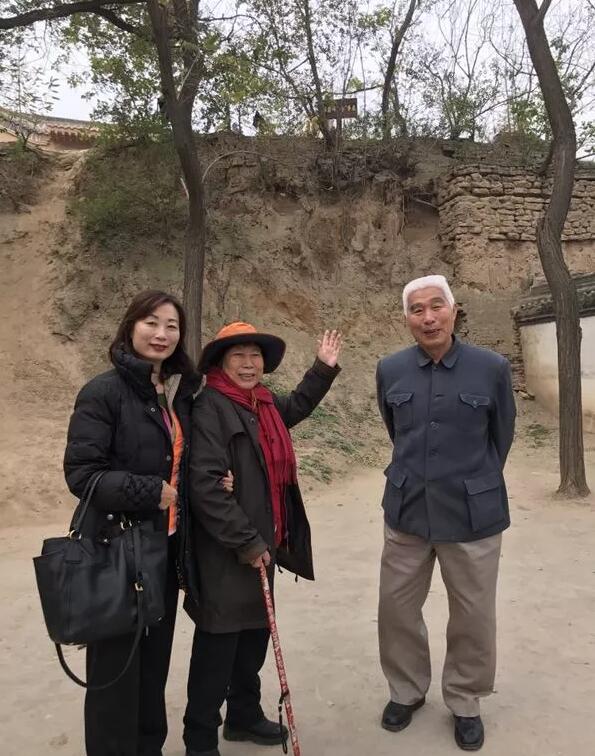 门老师一家故地重游、感慨颇多