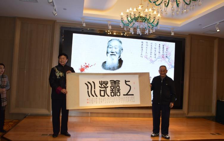 昌沧先生赠送字画