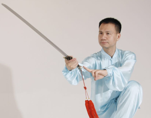 陈思坦在太极剑势之一