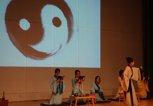 北大“新六艺”展现太极与国学